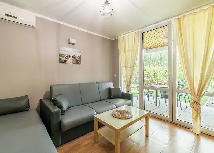 Osrodek Wczasowy Boski Raj 홀리데이파크 시아노제티